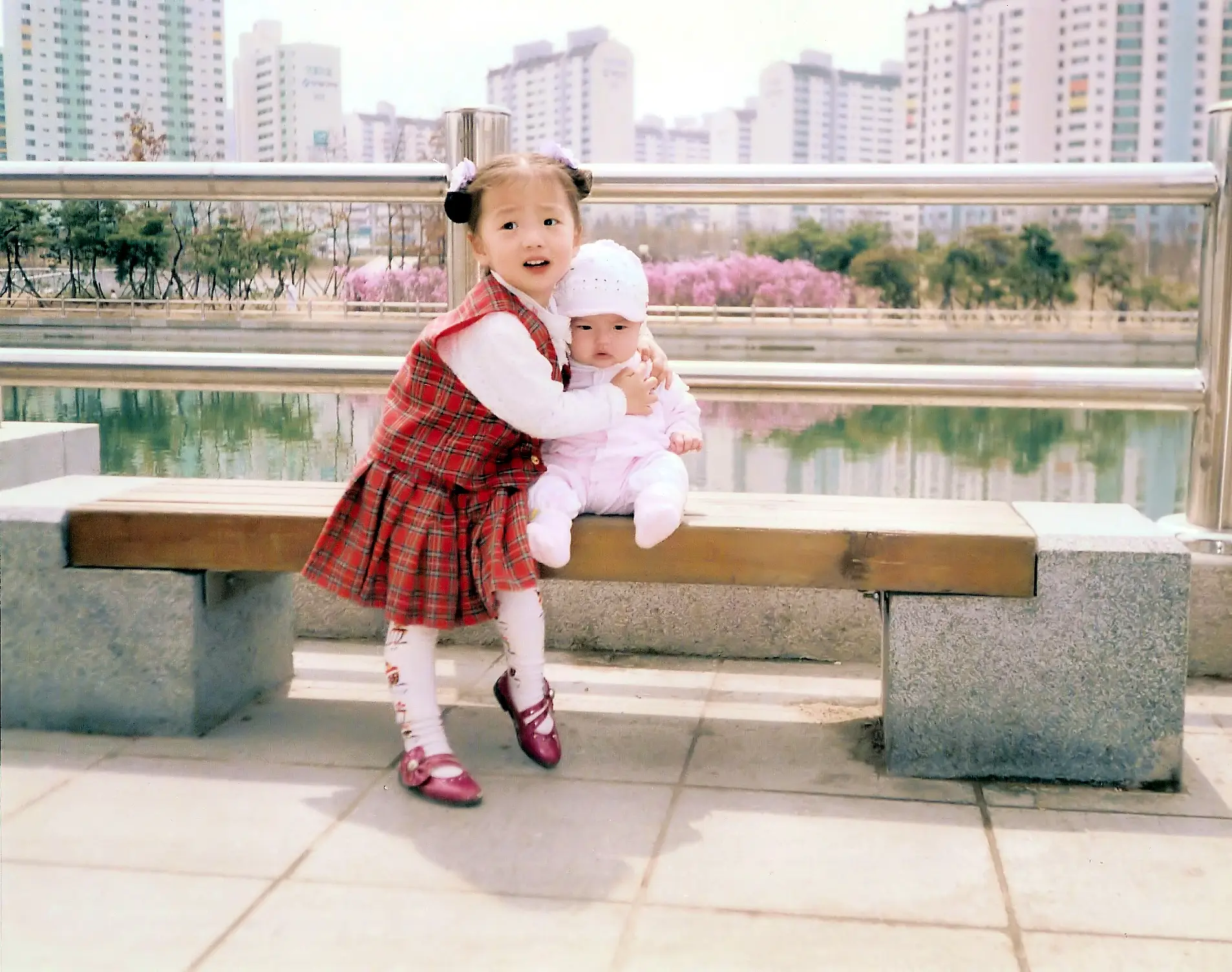 폴라로이드 2장 교차1