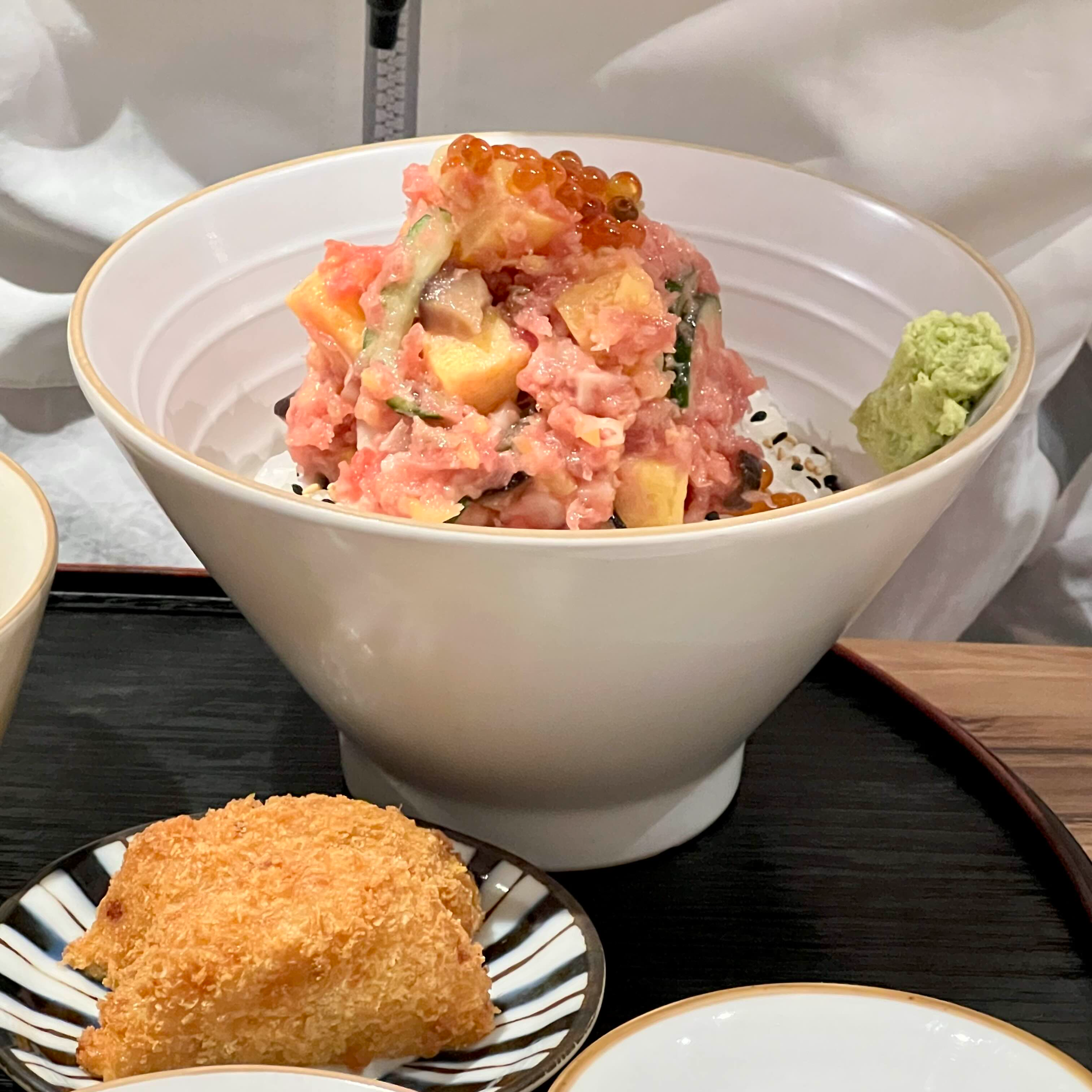 갓성비 카이센동 용산 스시산블루 화이트