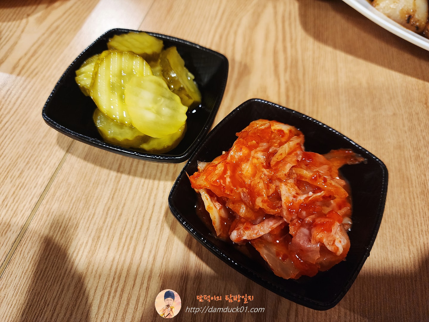 오이피클과 배추김치