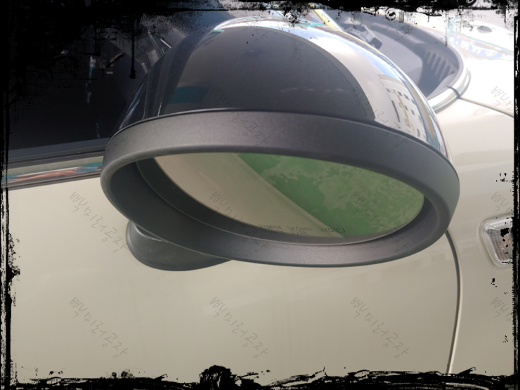 미니 클럽맨 프레임 스토퍼 파손 수리 전