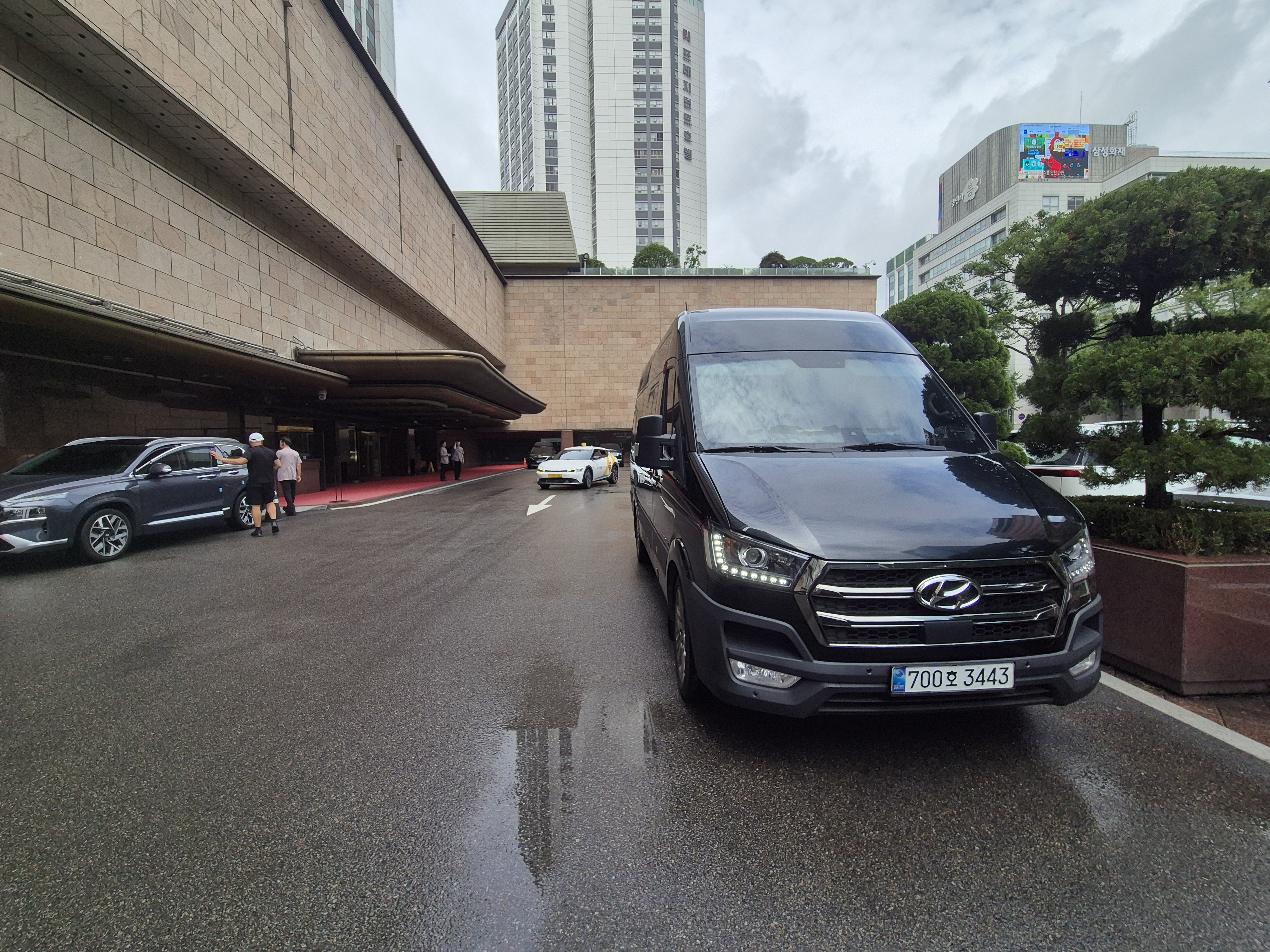 Group travel transportation vehicles in Seoul South Korea