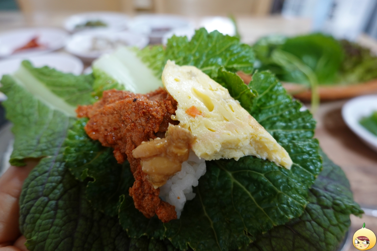 제육볶음은 무조건 쌈