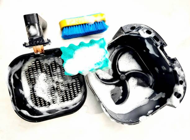 에어프라이어에-세재-거품이-가득한-모습