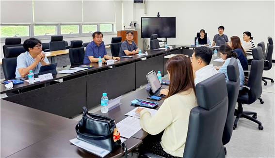 노인일자리 신청 상담 모습