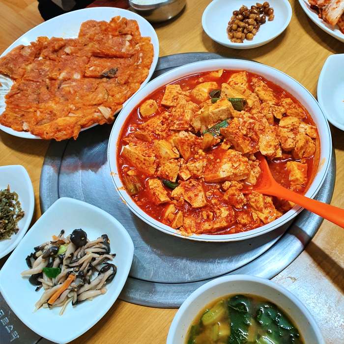 토요일은 밥이좋아 토밥좋아 대전 두부 두루치기 맛집