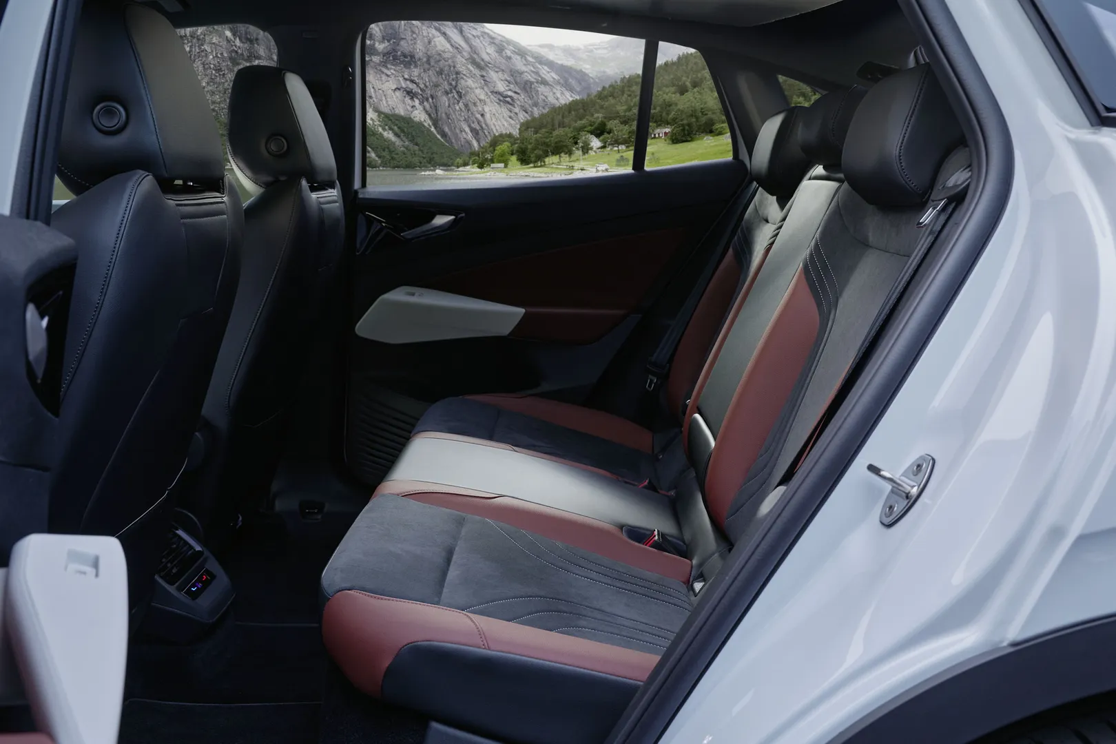 폭스바겐 ID.5 이미지