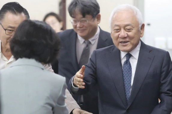 김한길 프로필 나이 학력 부친 부인 가족 경력