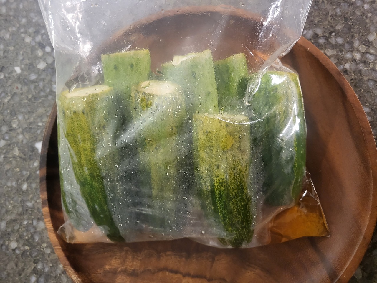 점점 숙성되가는 오이10조각