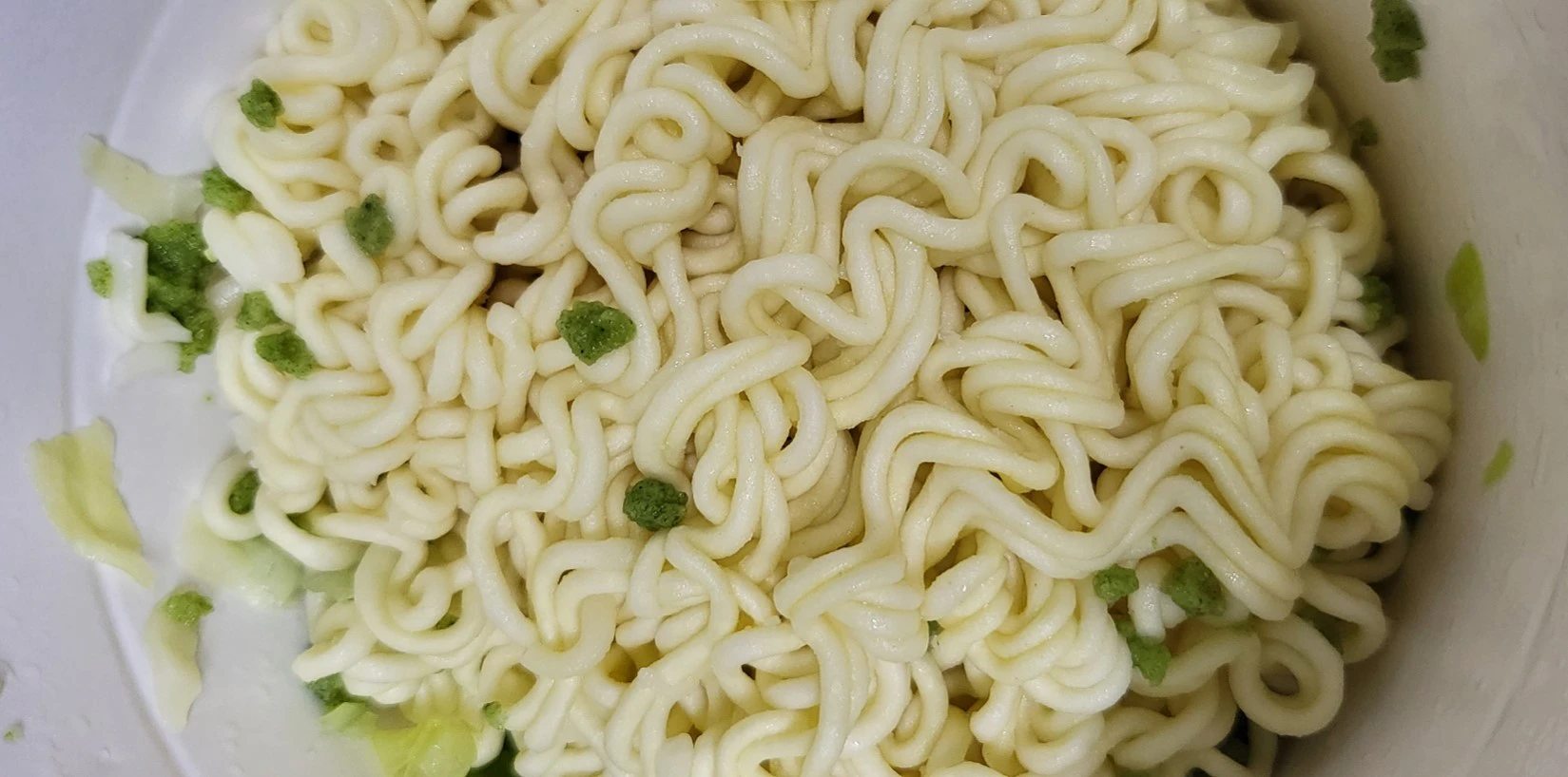 먹태깡 큰사발면 청양마요맛 물 버린 모습