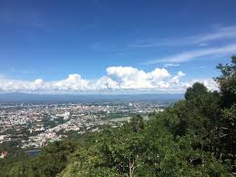  도이수텝 &amp; 도이푸이 &ndash; 높은 곳에서 내려다보는 시내 사진(출처:아고타/부킹닷컴/트리플)