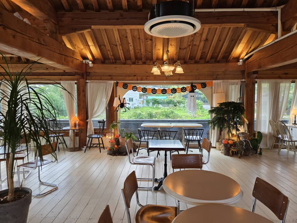 가평 고요재 2층 내부