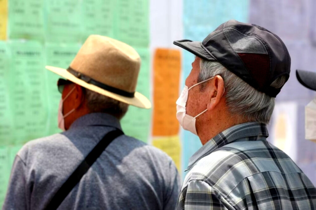 고령화 시대 노후자금·요양비 대비를 위한 보험 제도 변화 이미지