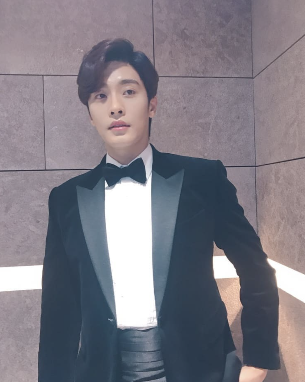 성훈 슈트
