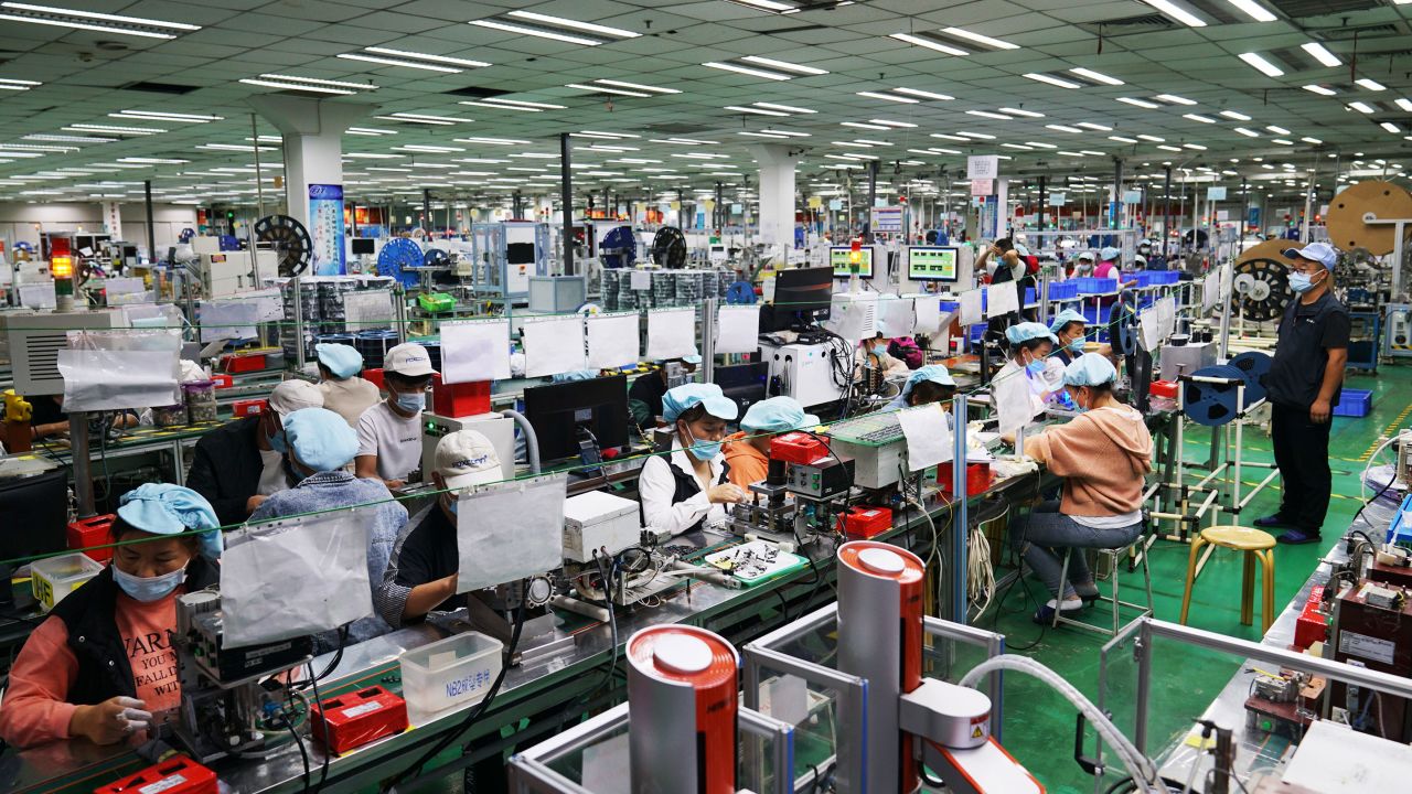 중국 허난성 정저우시 중무현 Foxconn 공장 근로자.
