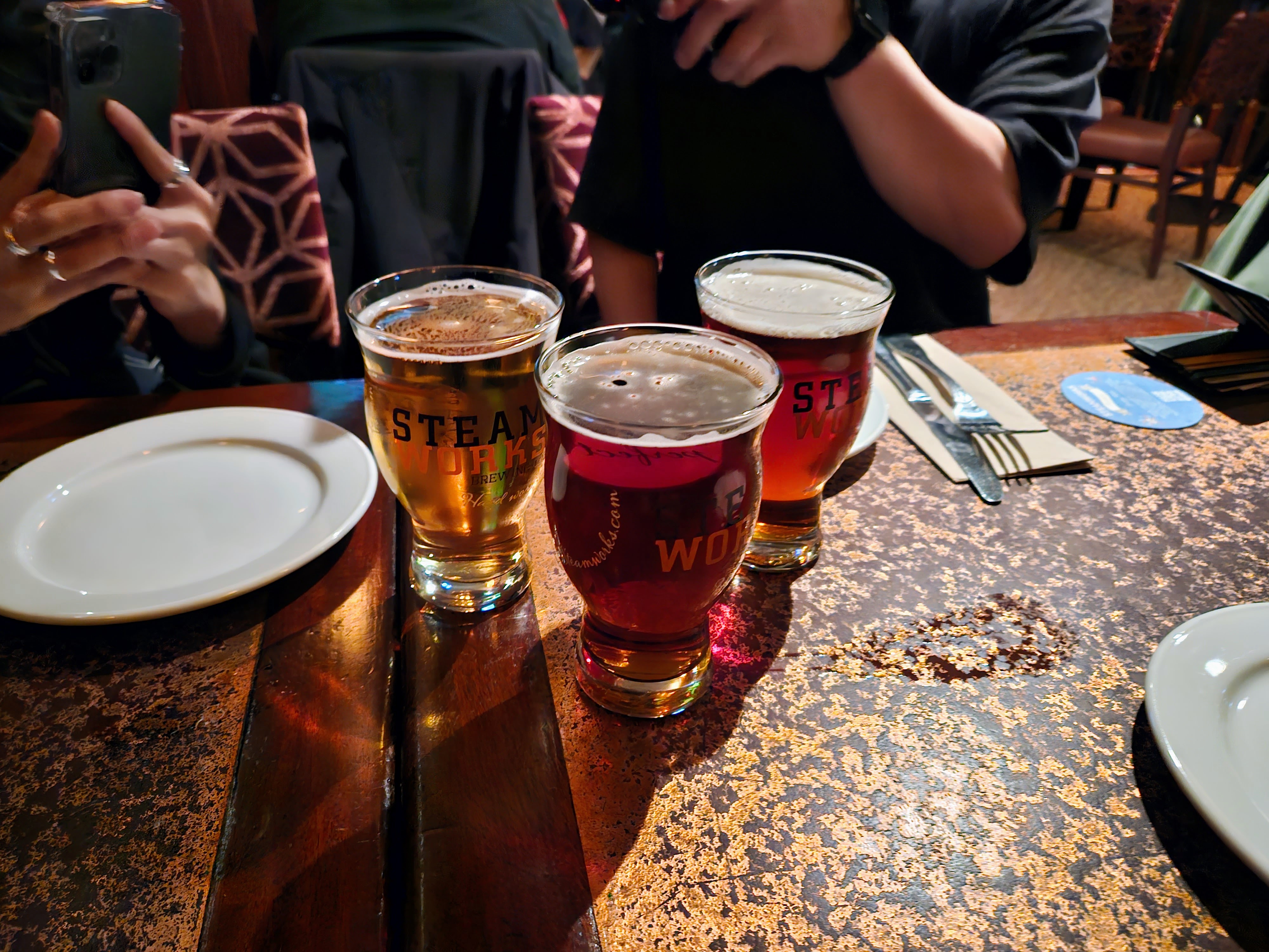 나는 무슨 호박맥주? 같은 걸 시켰는데 굉장히 만족스러웠다.