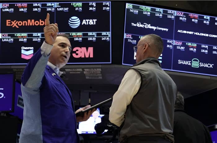 Traders saw two of the three major U.S. indexes rise on Thursday. Photo: brendan mcdermid/Reuters