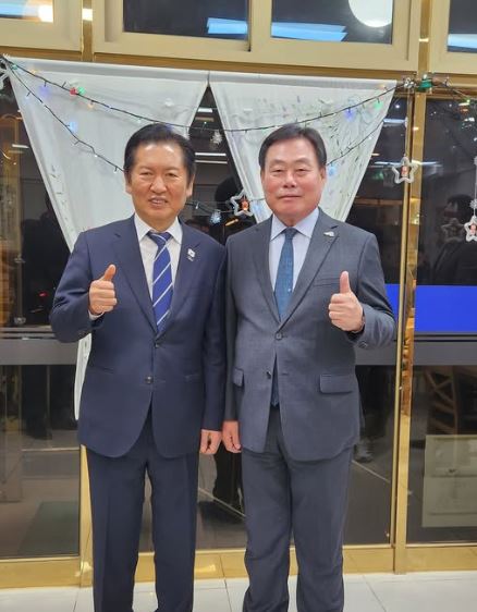 김산