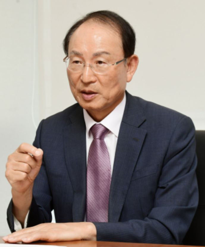 경제학자 최운열