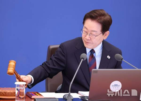 이 대통령 전작권 환수 및 핵잠수함 도입 선언! K-방산 R&amp;D와 HMM 동남권 이전 파장 총정리