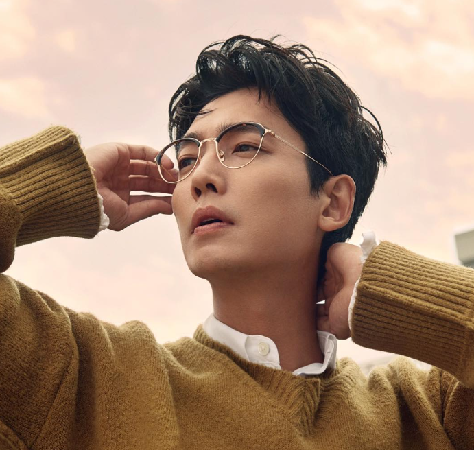 정경호 프로필 드라마 결혼 아버지 엄마 수영 나이 집안 연출 샴페인