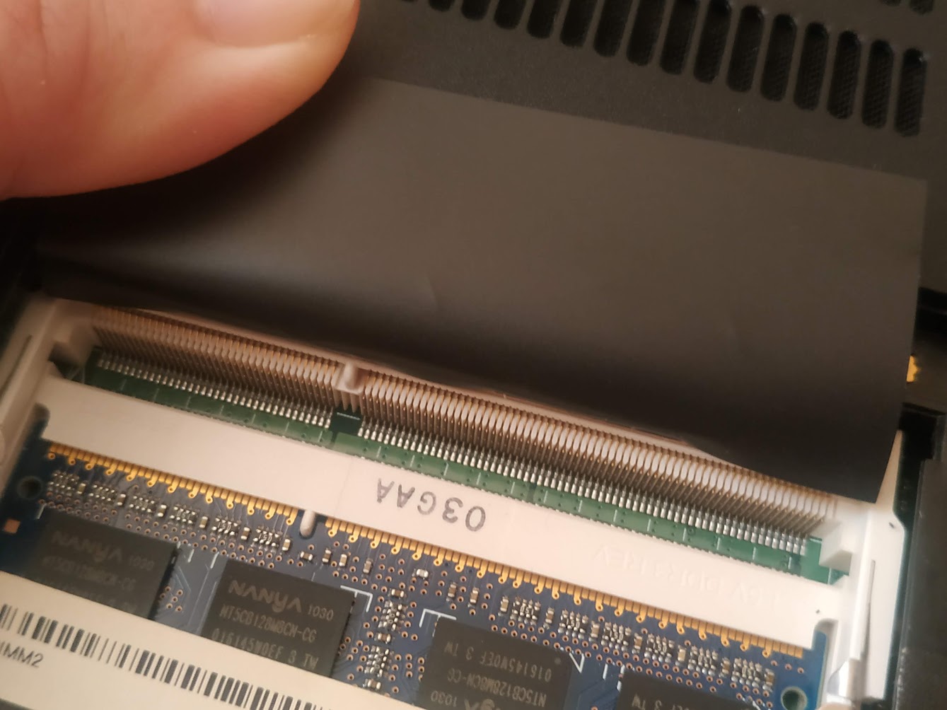 HP Pavillion DV3 노트북 램 슬롯. 2개.