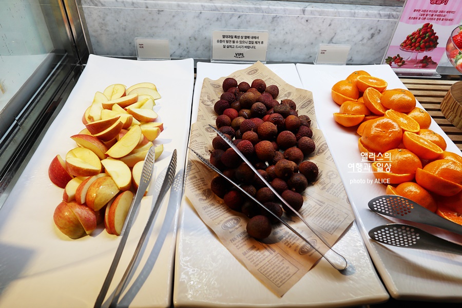 2023 빕스 딸기 퍼레이드 런치 솔직 후기 + 90% 할인쿠폰 샐러드바 가격