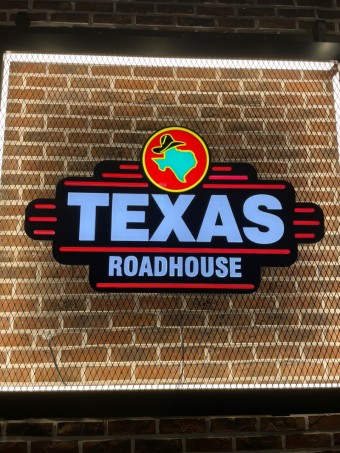 텍사스 로드하우스의 로고