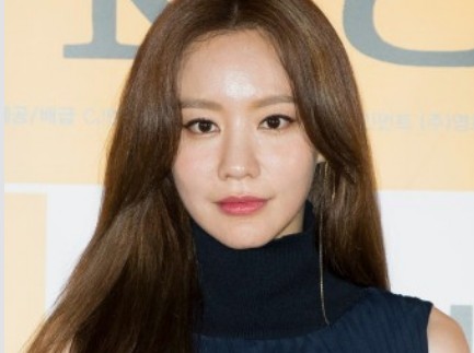 유흥업소출신 의혹받는 여자연예인 TOP 4