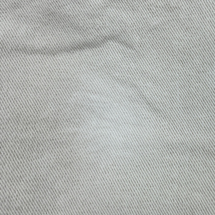 바지 동그랗게 탈색 된 부분 사진