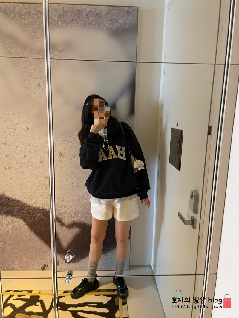 헤이그 하프집업 맨투맨 네이비 착용모습3