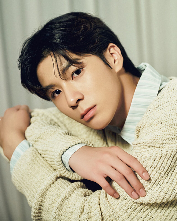 정동원 프로필 사진 [사진=쇼플레이엔터테인먼트]