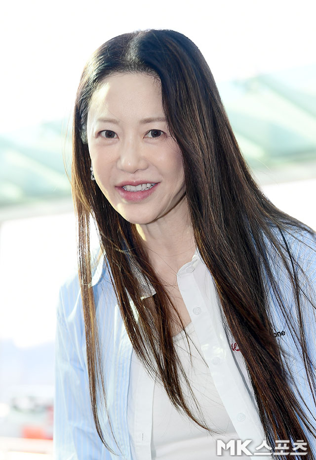 고현정 메릴 스트립 앤 해서웨이와 전격 만남: "너무 아름답다" 극찬받은 미모와 '악마는 프라다를 입는다 2' 인터뷰 비하인드