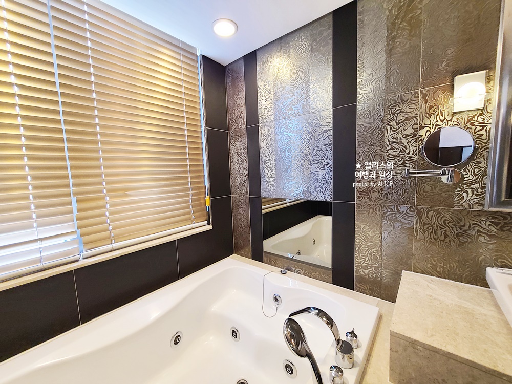 잠실 위치 좋은 파로스 호텔 디럭스 더블룸 투숙 후기 잠실 주경기장 근처 호텔