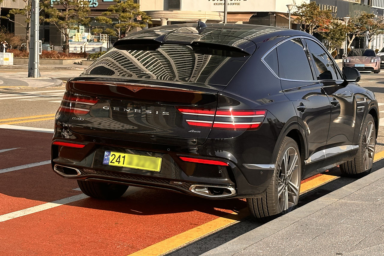 올해부터 법인업무용 승용자동차에 대한 사적사용 제한을 위해 8천만원 이상인 법인업무용 승용차에 대한 연두색 번호판이 도입된다.