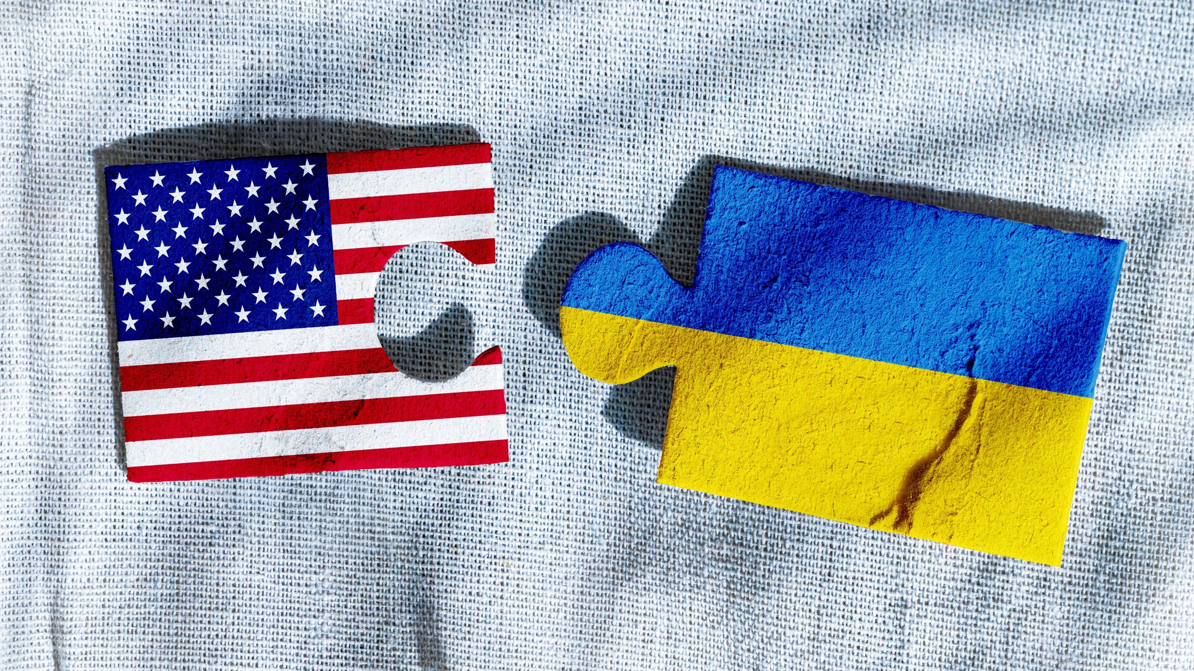 우크라이나 지원 축소와 휴전 압박