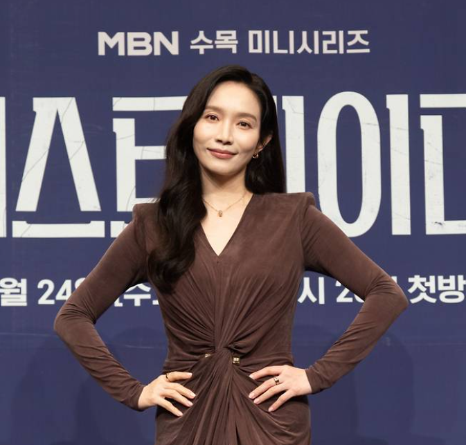 이민영 부친상 연인 안형조 