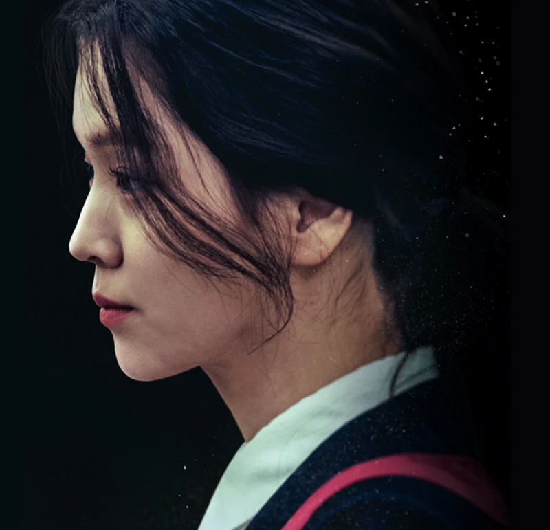 검은배경에 오랫동안 당신을 기다렸습니다의 검사복을 입은 고영우