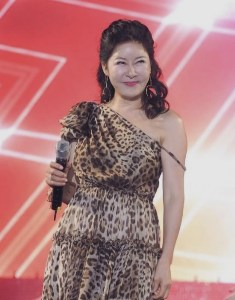 유지나 무대