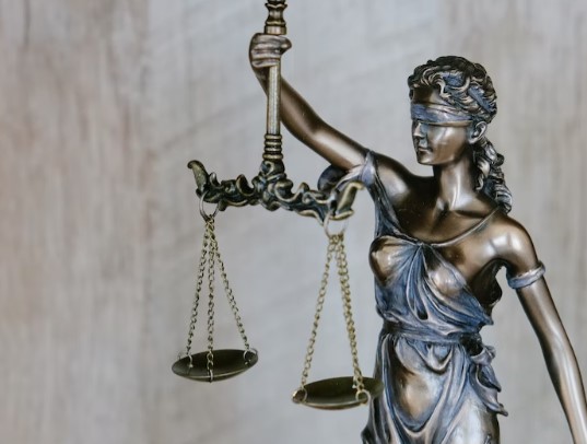 법-평등을-의미하는-사진