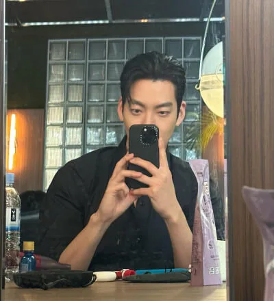 김우빈-셀카-4