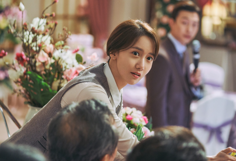 연회장에서 일하는 의주