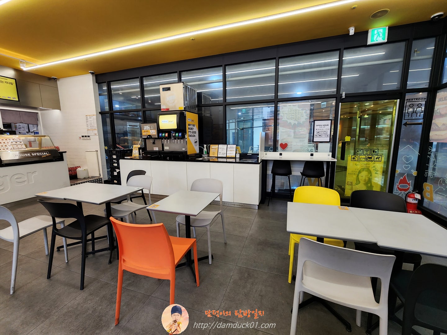 노브랜드버거 등촌역점 실내