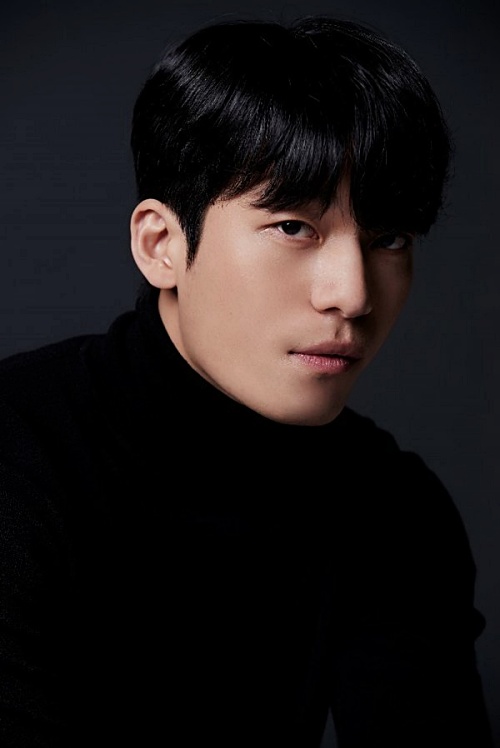 경성크리처-위하준