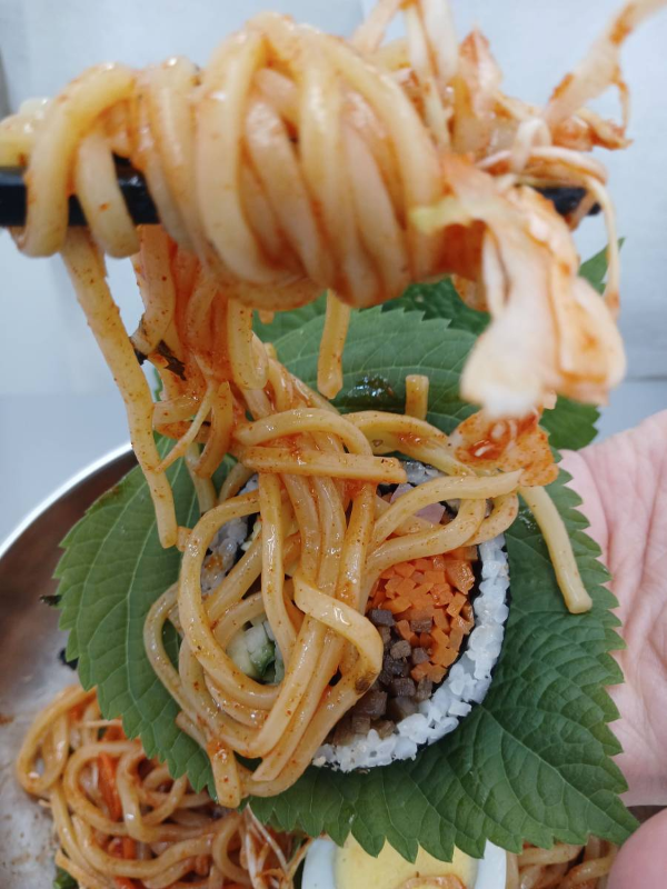 김밥처럼 쫄면 면발