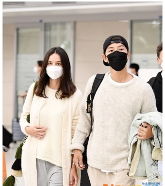 송중기 케이티 루이스 사운더스 밀회 연애사진 