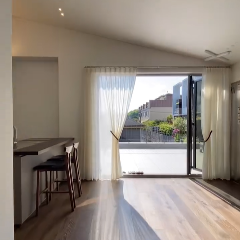 3층 테라스가 넓어서 고기도 구워 먹으며 가족들과 즐길수 있는 공간이다.