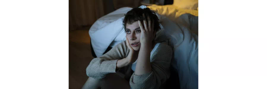 방안에-있는-여성