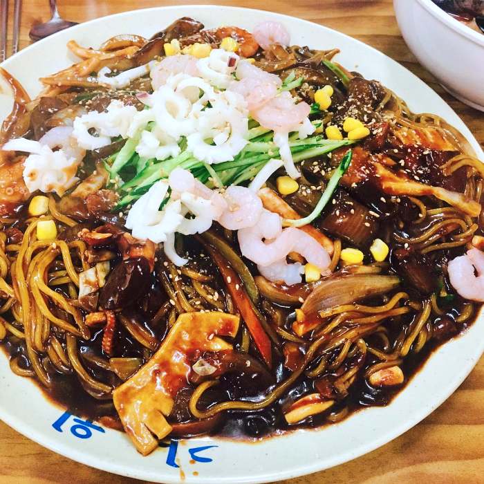 생방송오늘저녁 산더미 해물짬뽕 9천원 홍합 가리비 오징어 새우 다양한 해산물 짬뽕 인천 부평 맛집 추천