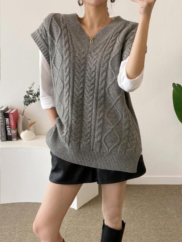 루즈핏 레이어드 브이넥 꽈배기 울 니트 조끼