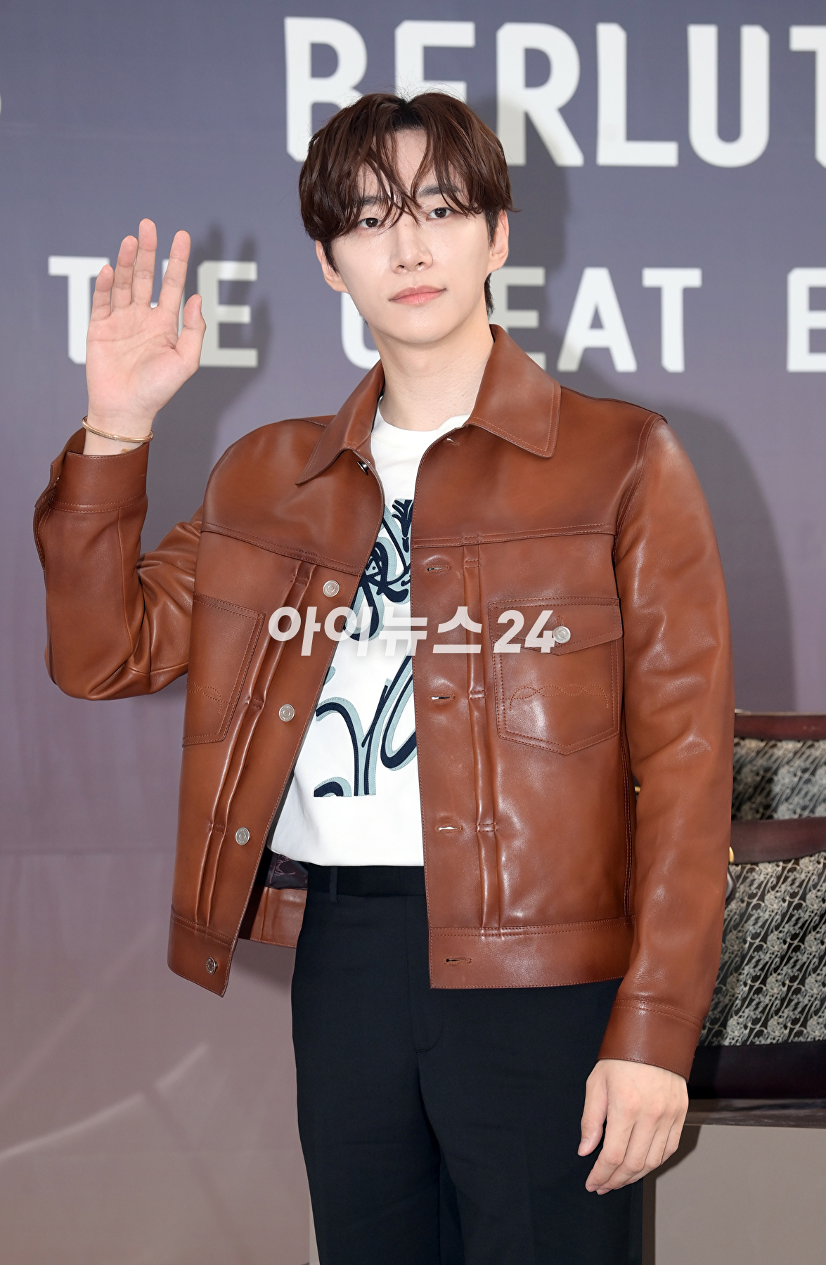 가수 겸 배우 이준호가 2일 오전 서울 성동구 성수동 비컨스튜디오에서 열린 벨루티(BERLUTI) FW23 프레스 프레젠테이션 포토콜 행사에 참석하고 있다. [사진=정소희 기자]